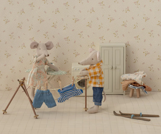 Knitted Sweater & Pants | Big Brother Mouse