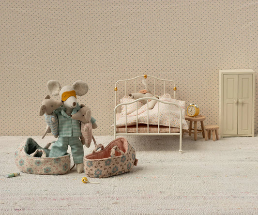 Baby Mouse In Carry Cot | Rose