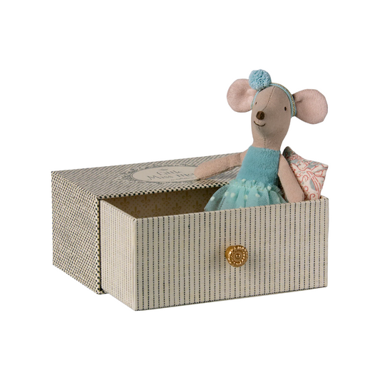 Little Sister in Daybed | Blue