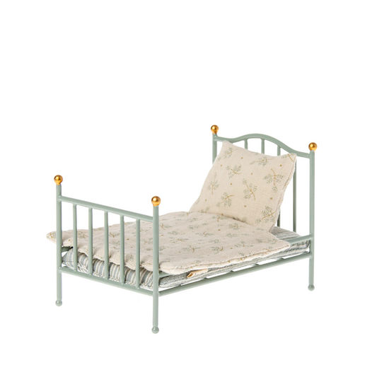 Vintage Bed For Mouse | Mint