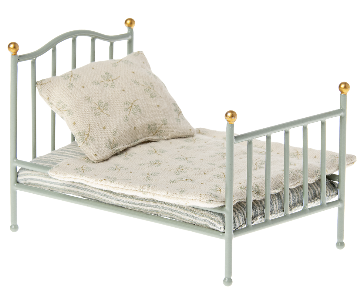 Vintage Bed For Mouse | Mint