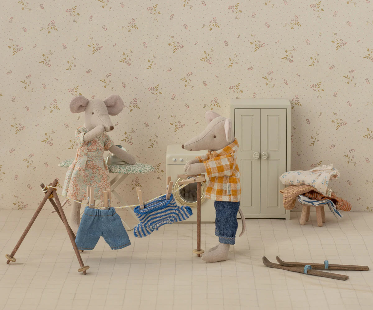 Knitted Sweater & Pants | Big Brother Mouse