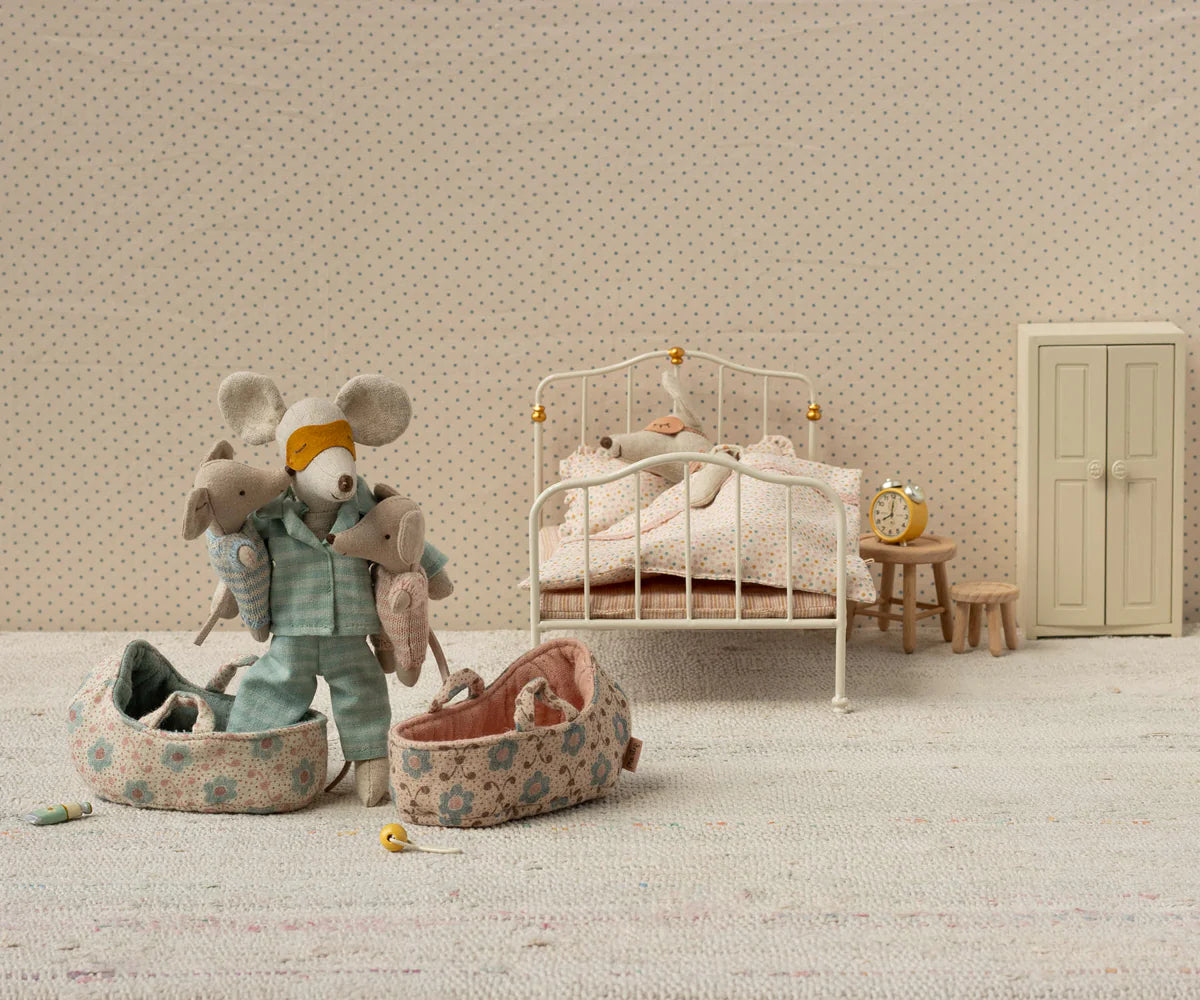 Baby Mouse In Carry Cot | Rose