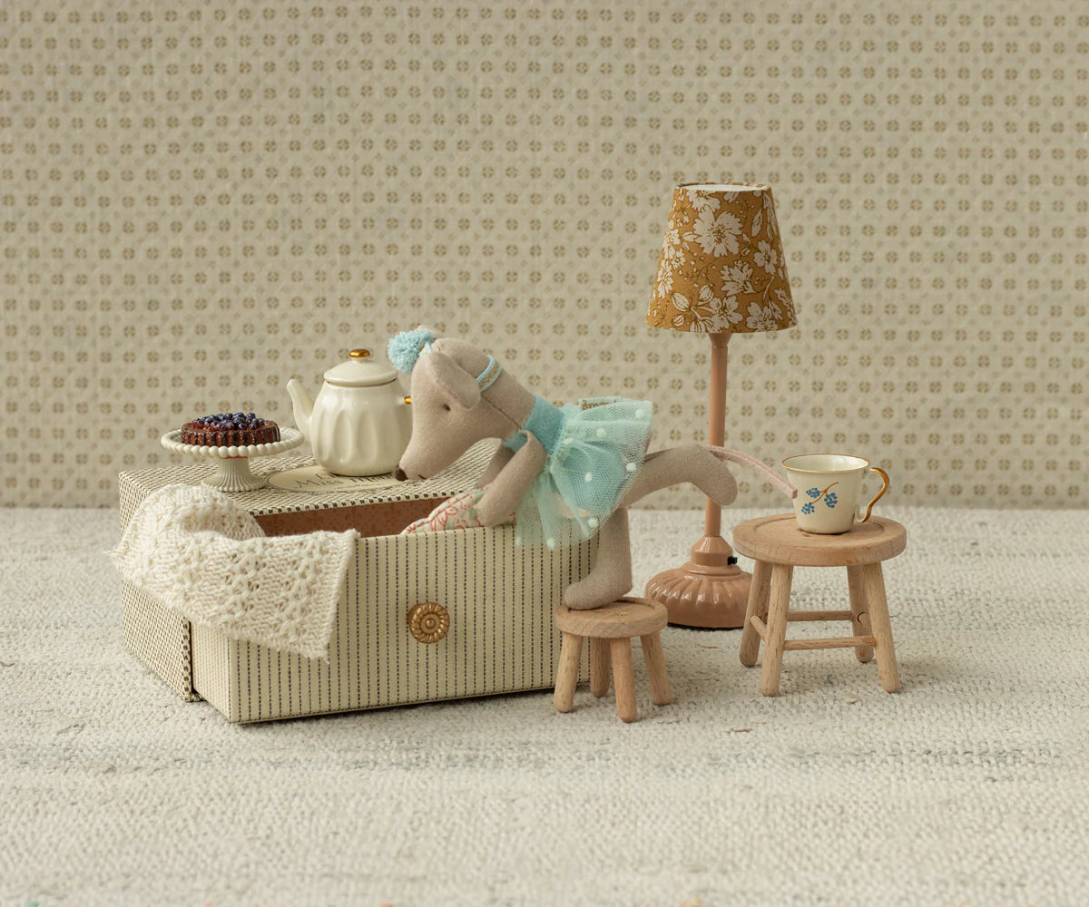 Little Sister in Daybed | Blue