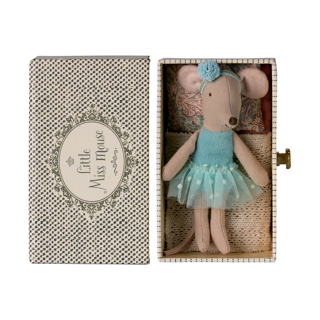 Little Sister in Daybed | Blue