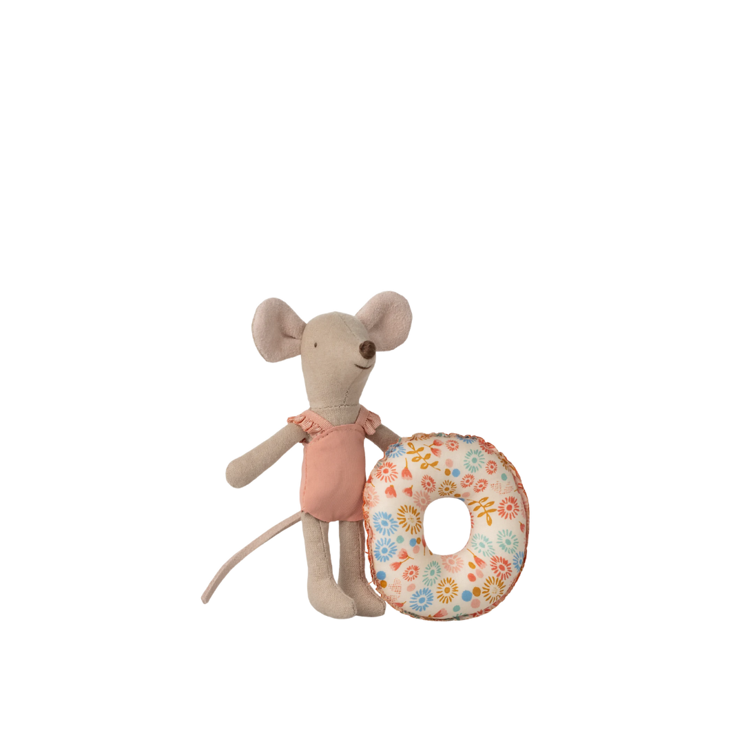 Little Sister Beach Mouse | Flower
