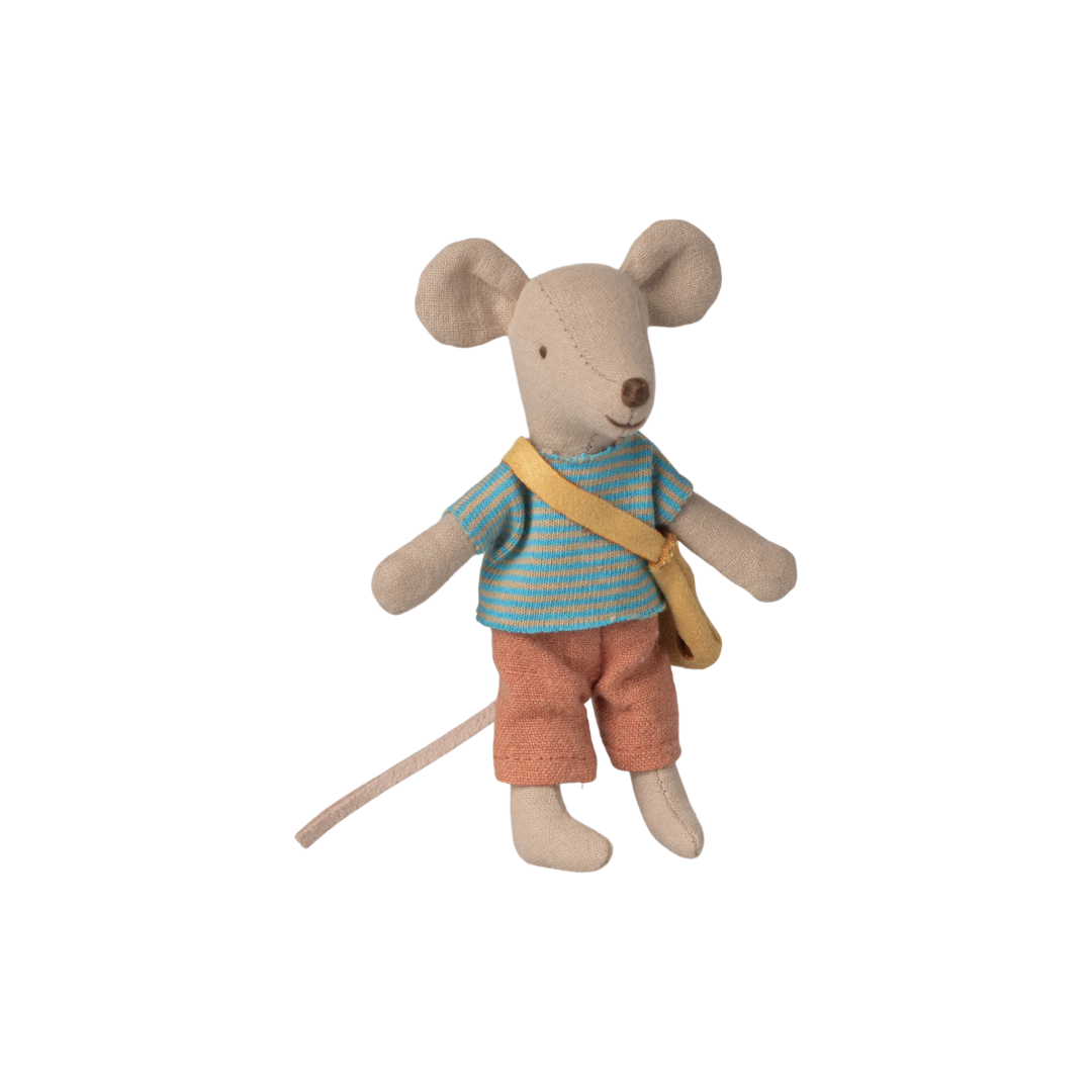Little Brother Mouse With Bag